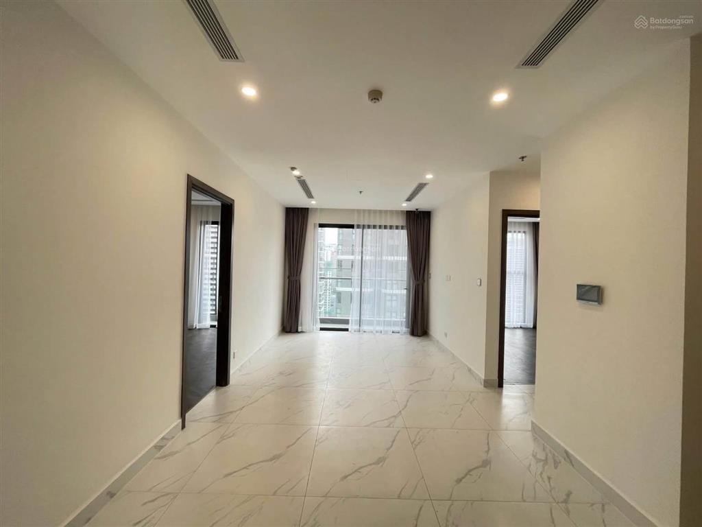 Cho thuê 2pn 80m2 bếp rèm giá tốt tại the beverly có gym, hồ bơi muối khoán, khu thể thao trong nhà