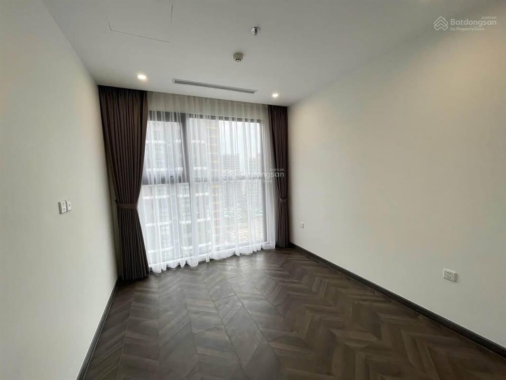 Cho thuê 2pn 80m2 bếp rèm giá tốt tại the beverly có gym, hồ bơi muối khoán, khu thể thao trong nhà