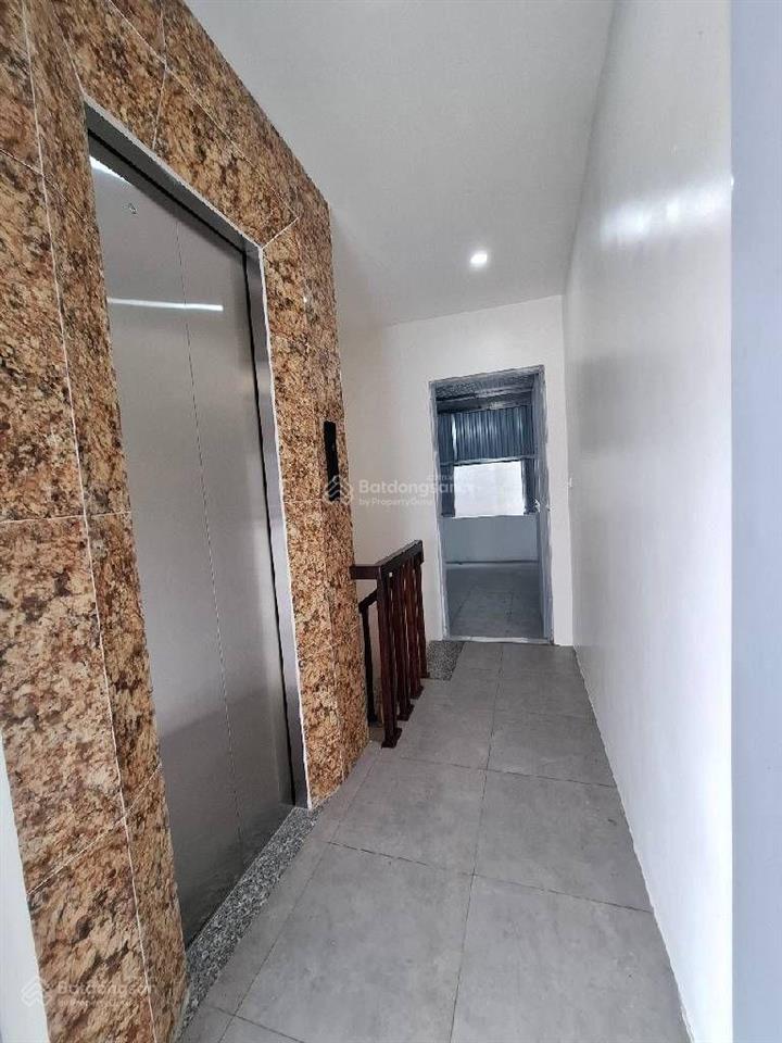 Hiếm! nhà đẹp tô hiệu 45m2 thang máy chỉ nhỉnh 10 tỷ, phân lô cán bộ, ngõ rộng, ô tô sát phố.