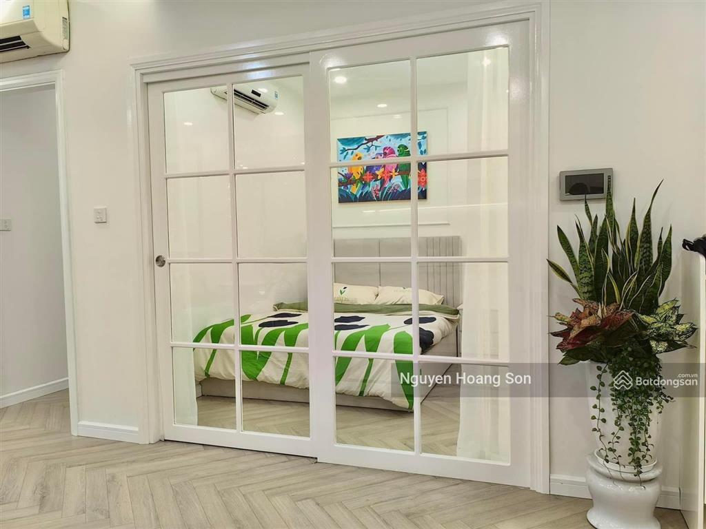 Bán căn 3 ngủ 123m2 tầng cao tại chung cư sun grand city  69b thụy khê.  0906 244 ***