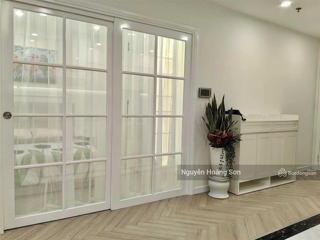 Trống ngay căn 1pn, 80m2 full đồ ở vincom bà triệu. giá chỉ 20tr/tháng.  sơn 0906 244 ***