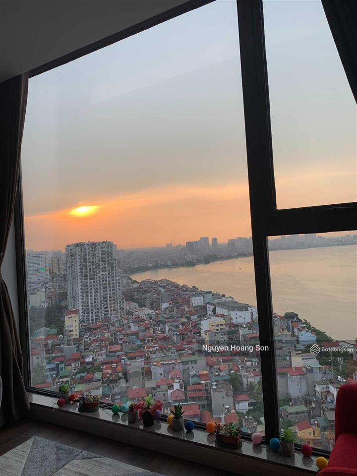 Bán căn hộ 1 pn 46m2 view hồ tây tại sun grand city  69b thụy khuê.  0906 244 ***