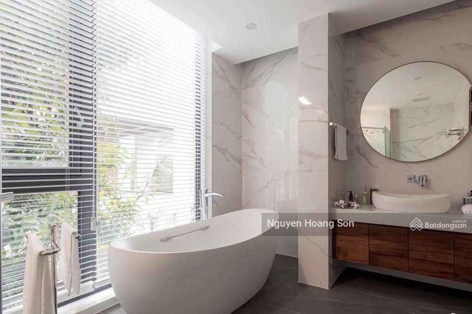 Chỉ 29tr/tháng vào ở ngay căn 2 ngủ 100m2 full đồ tại chung cư starlake.  0906 244 ***