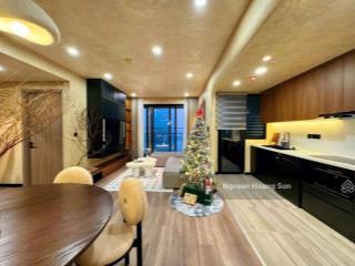 Chính chủ bán căn hộ chung cư hcmcc , 146m2, 3pn tầng cao view hồ giá 19 tỷ.  0906 244 ***
