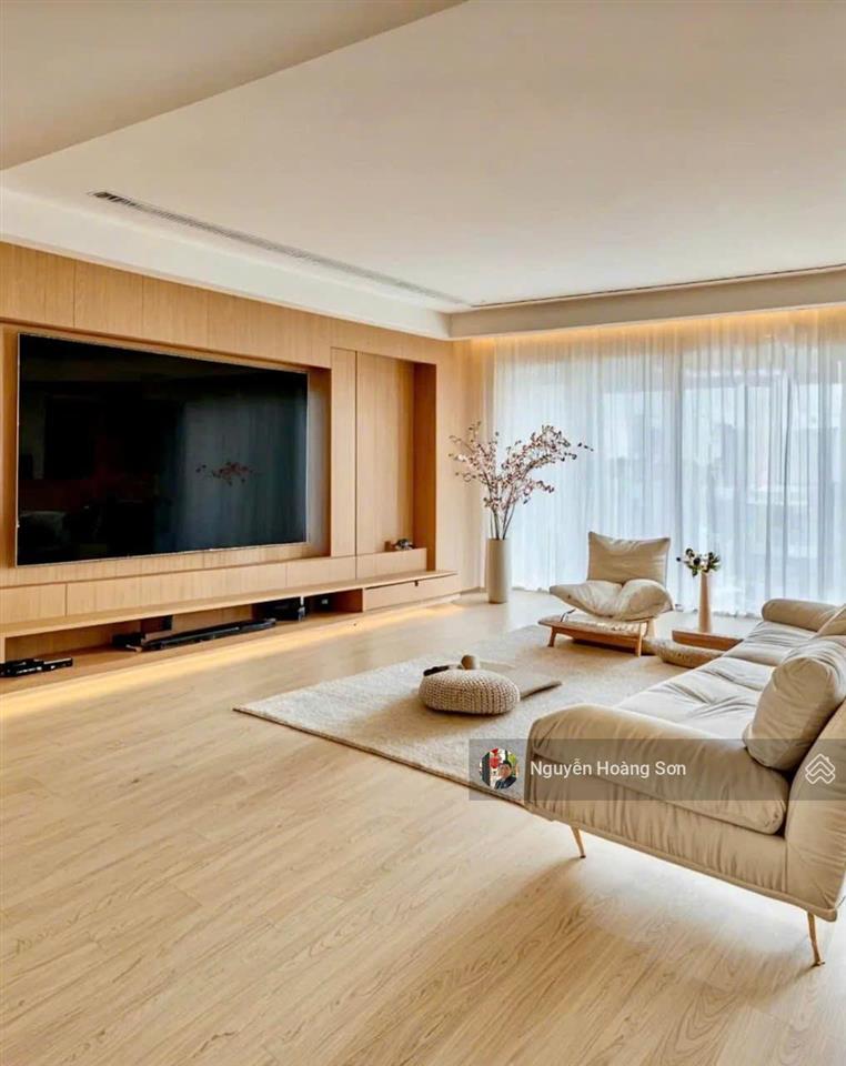 Trống ngay 1pn 50m² tại discovery central giá chỉ 16 triệu.  sơn 0906 244 ***