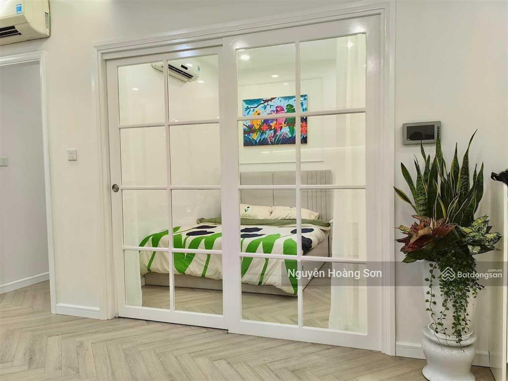Trống ngay căn 3pn, 220m2 ở vincom bà triệu. nhà mới hoàn thiện, giá 60tr/tháng.  sơn 0906 244 ***