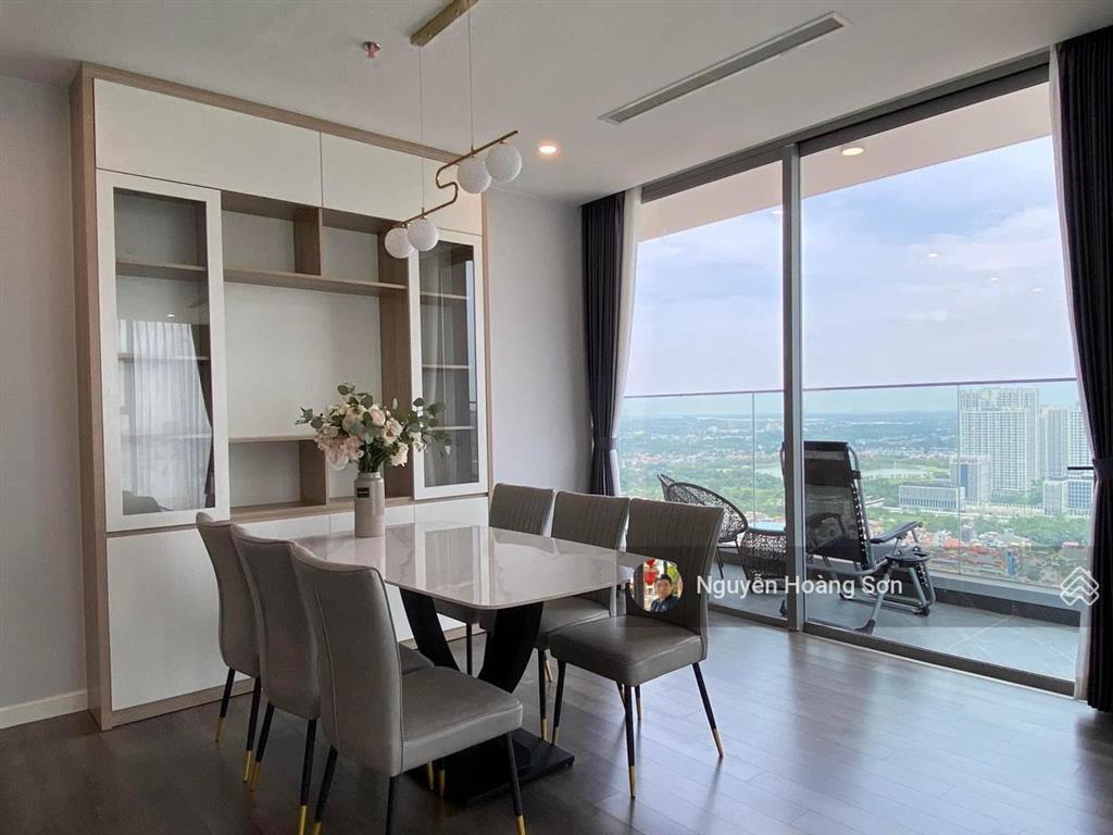 Bán đúng giá 10,7 tỷ căn 2 ngủ tầng trung view thoáng ở b6 giảng võ.  sơn 0906 244 ***
