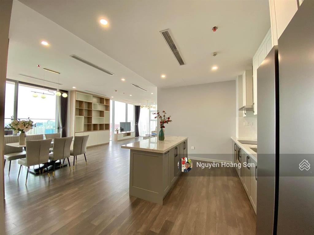 Bán đúng giá 10,7 tỷ căn 2 ngủ tầng trung view thoáng ở b6 giảng võ.  sơn 0906 244 ***