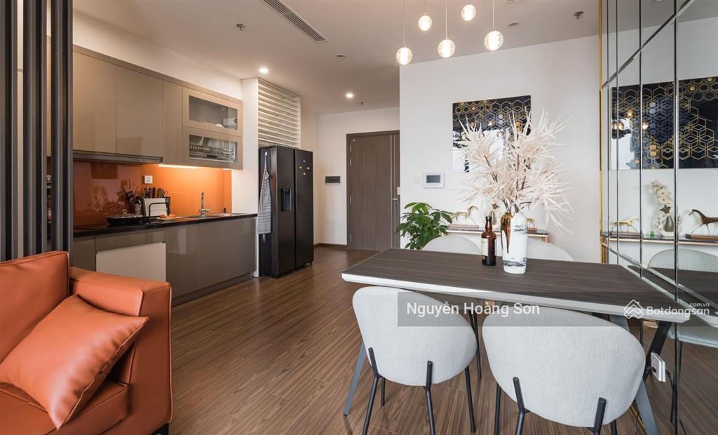 Bán căn 3 pn, 95m2 giá chỉ 9,9 tỷ tại chung cư kinh đô tower  93 lò đúc  0906 244 ***