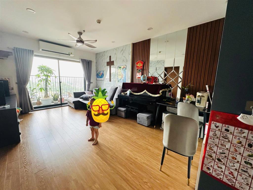 E cần bán căn hộ 83m view vinhome ban công đb giá 6,6 tỷ ,  0369 305 ***