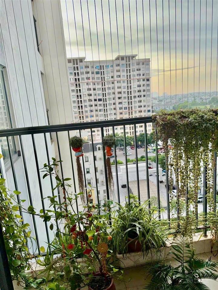 E bán căn 2pn dt 72m tìa tsg lotus sài đồng long biên . 0369 305 *** e xoa