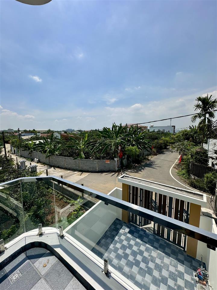Nhà hiện đại kế bên trường tiểu học tân triều, cách công an phường 500m, đường hương lộ 9
