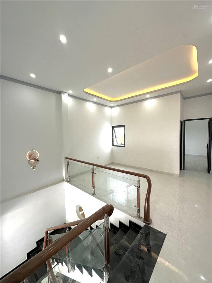 Nhà hiện đại kế bên trường tiểu học tân triều, cách công an phường 500m, đường hương lộ 9