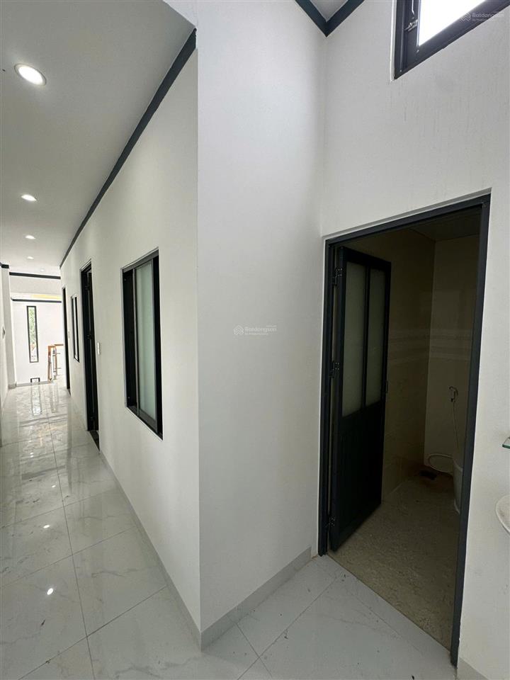 Nhà 2 mặt tiền, chỉ 400tr nhận nhà ngay dt 4x22 nở hậu 4,6x22 đường bê tông rộng 8m thông thoáng