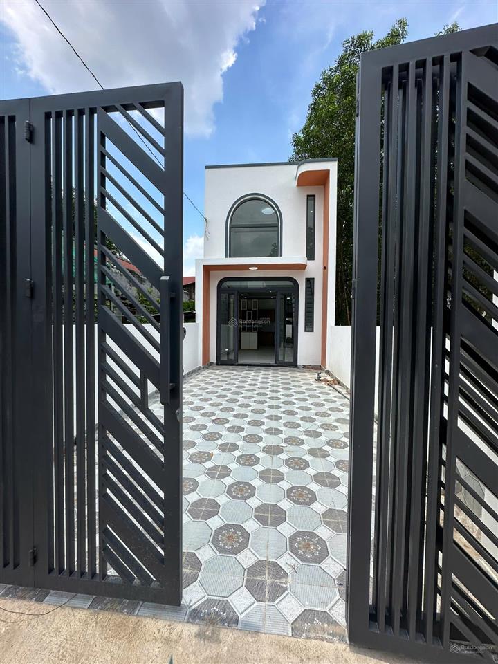 Nhà 2 mặt tiền, chỉ 400tr nhận nhà ngay dt 4x22 nở hậu 4,6x22 đường bê tông rộng 8m thông thoáng