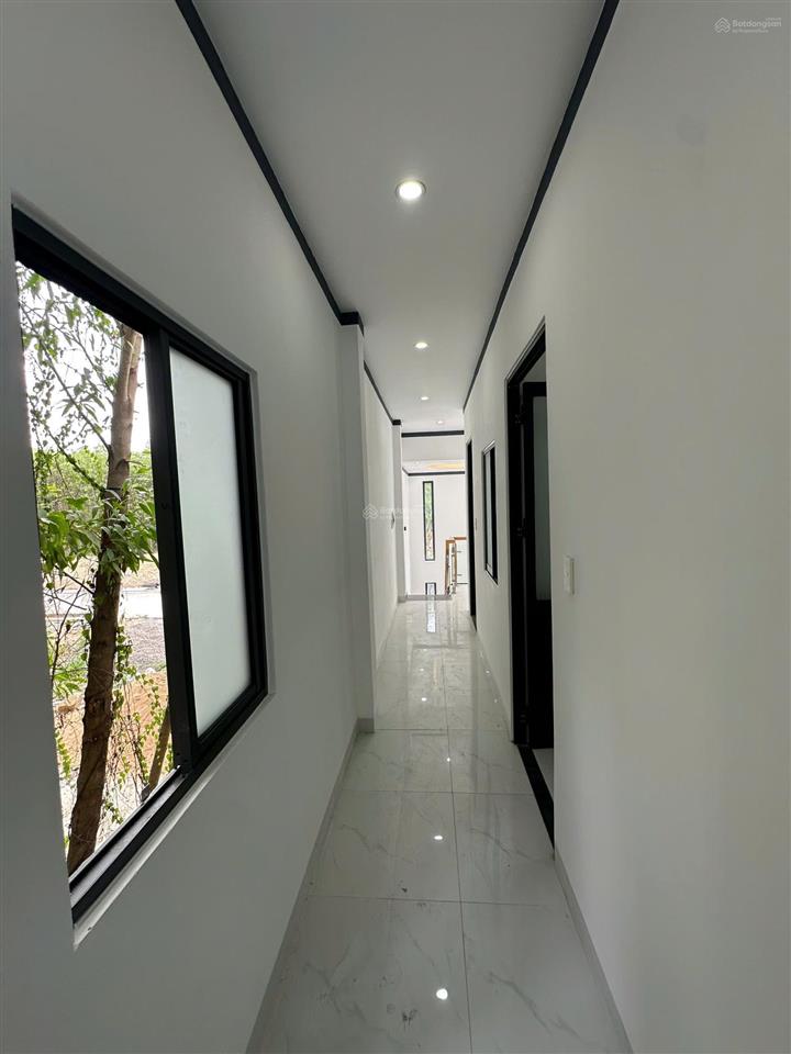 Nhà 2 mặt tiền, chỉ 400tr nhận nhà ngay dt 4x22 nở hậu 4,6x22 đường bê tông rộng 8m thông thoáng