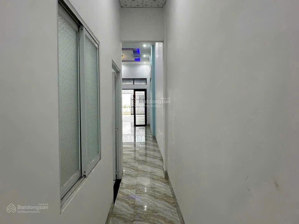 Nhà cấp 4 mới tinh ngay chợ thạnh phú tổng dt 96m2 có sân oto đường rộng 6m thông thoáng