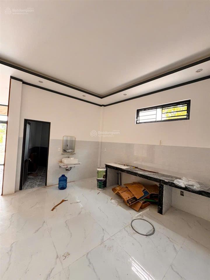 Nhà lầu 2 mặt tiền 1/ hương lộ 15 đường rộng 3pn, 2wc trả góp mỗi tháng 9 triệu