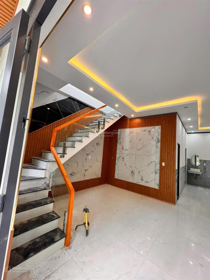 Nhà lầu 2 mặt tiền 1/ hương lộ 15 đường rộng 3pn, 2wc trả góp mỗi tháng 9 triệu