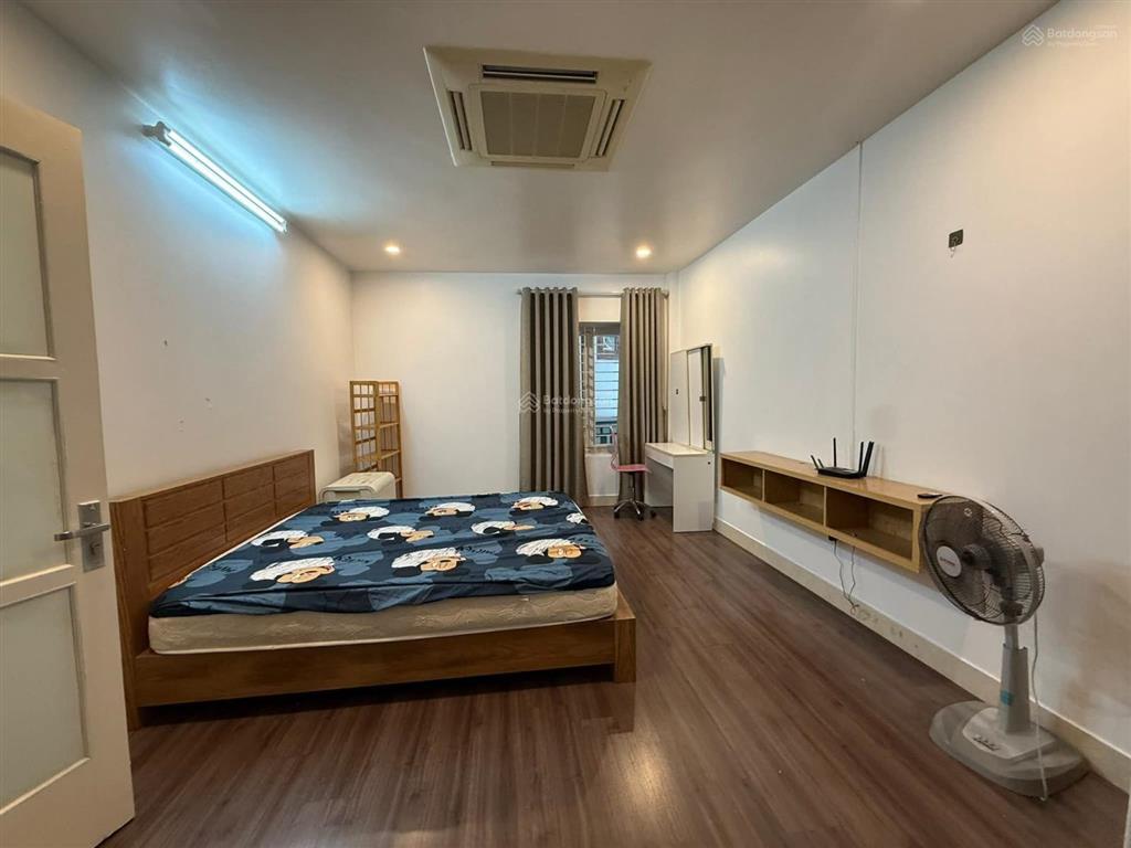 Toà nhà hỗn hợp, phố thụy khuê, tây hồ, dt 180m x 7t thang máy, oto tránh 20m ra mặt phố