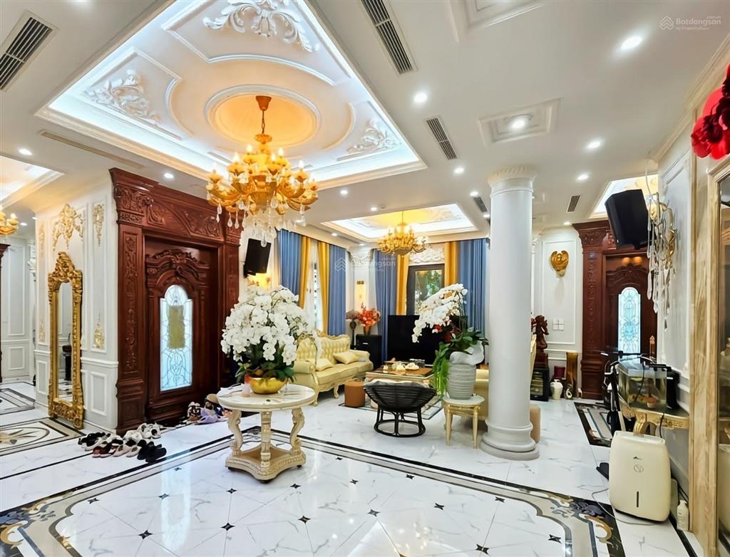 Cần bán bt kđt việt hưng, long biên, lô góc, thang máy, dt 250m2 x 5t full nội thất nhập khẩu