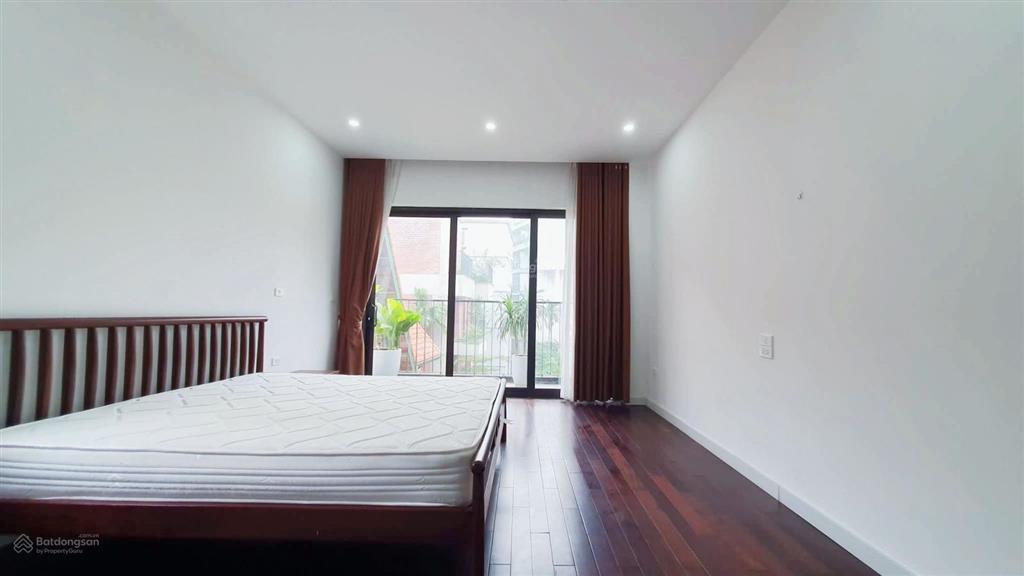 Toà nhà 280m2 x 9t tây hồ, doanh thu 5 tỷ/năm, cách nhà hát opera chỉ hơn 300m, giá tốt nhất hồ tây