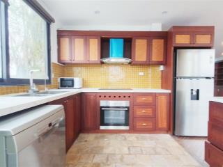 Toà nhà 280m2 x 9t tây hồ, doanh thu 5 tỷ/năm, cách nhà hát opera chỉ hơn 300m, giá tốt nhất hồ tây