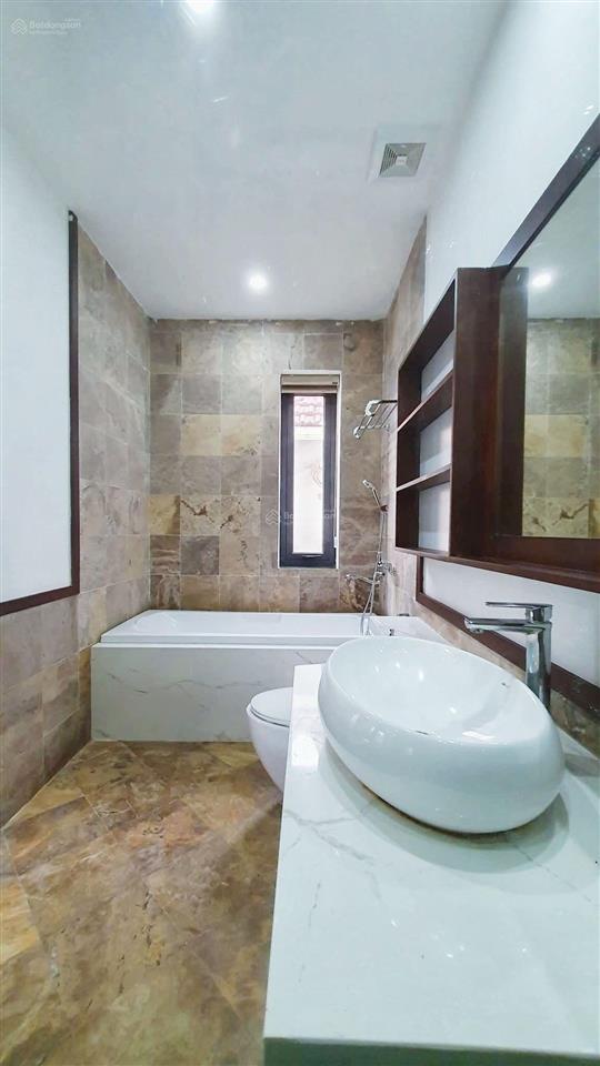 Toà nhà 280m2 x 9t tây hồ, doanh thu 5 tỷ/năm, cách nhà hát opera chỉ hơn 300m, giá tốt nhất hồ tây