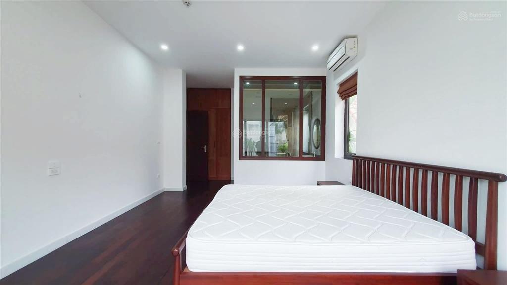Toà nhà 280m2 x 9t tây hồ, doanh thu 5 tỷ/năm, cách nhà hát opera chỉ hơn 300m, giá tốt nhất hồ tây