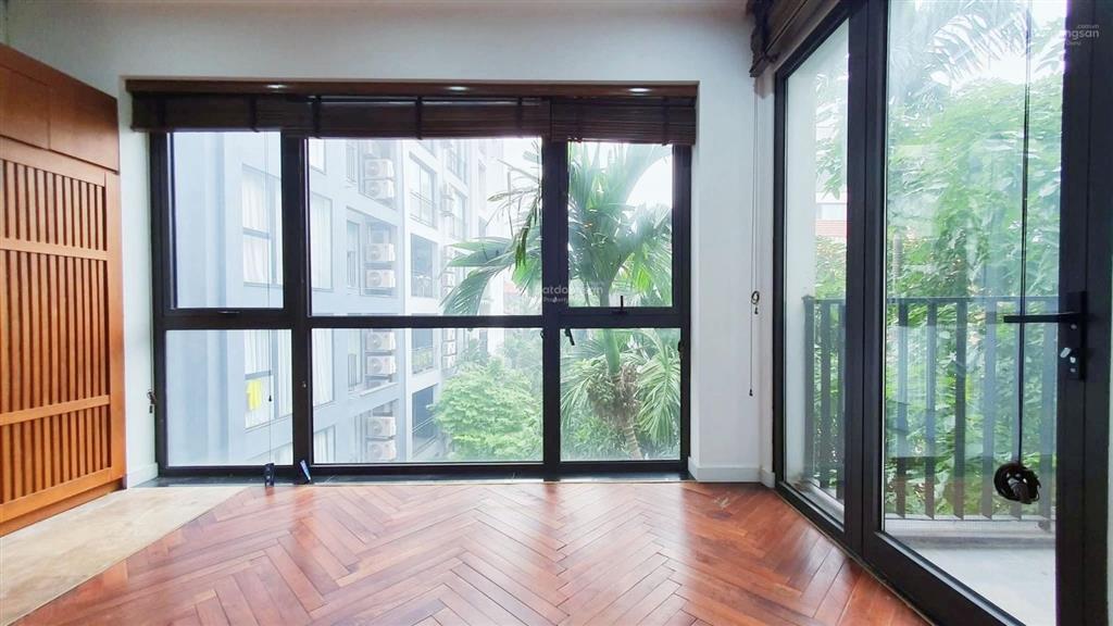 Toà nhà 280m2 x 9t tây hồ, doanh thu 5 tỷ/năm, cách nhà hát opera chỉ hơn 300m, giá tốt nhất hồ tây
