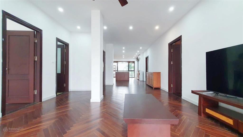 Toà nhà 280m2 x 9t tây hồ, doanh thu 5 tỷ/năm, cách nhà hát opera chỉ hơn 300m, giá tốt nhất hồ tây