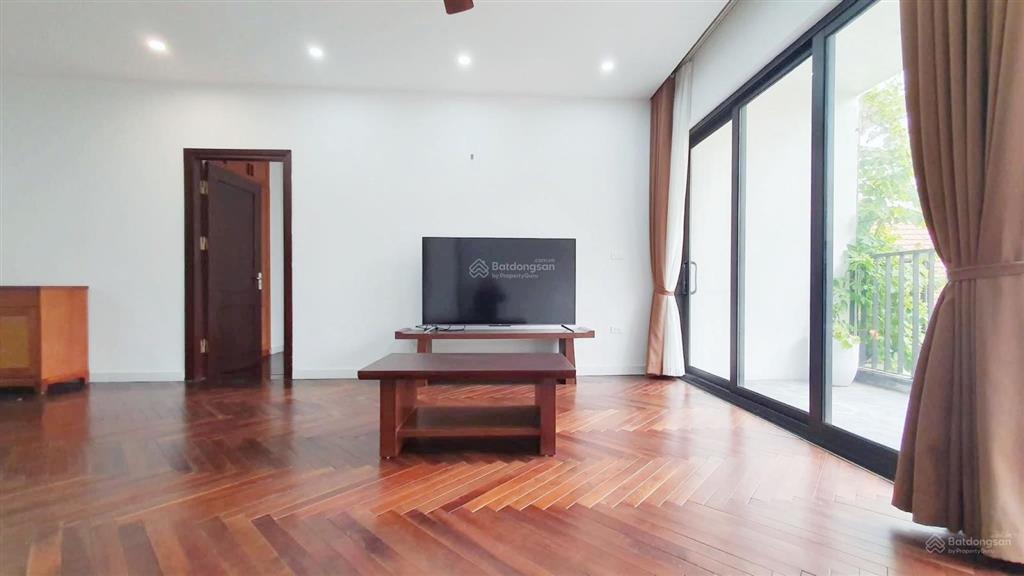 Toà nhà 280m2 x 9t tây hồ, doanh thu 5 tỷ/năm, cách nhà hát opera chỉ hơn 300m, giá tốt nhất hồ tây