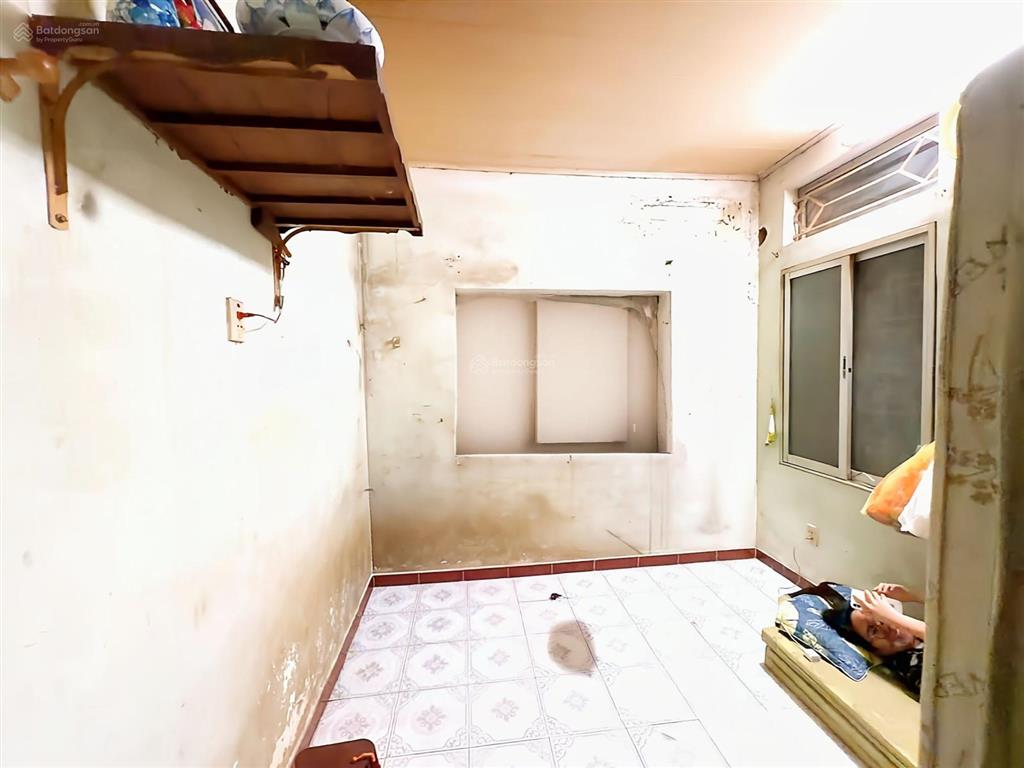 Nhà dân nguyên bản, dt30m lô góc 12m ra ô tô tránh, tại thổ quan, khâm thiên, đống đa