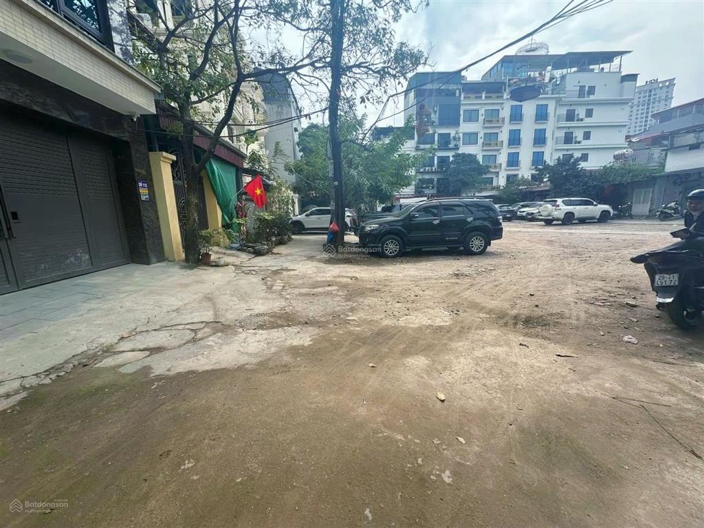 Võ chí công, tây hồ, dt 97m2 x 7t thang máy trước nhà 30 ô tô dừng đỗ, thoáng trước sau, hướng ttt