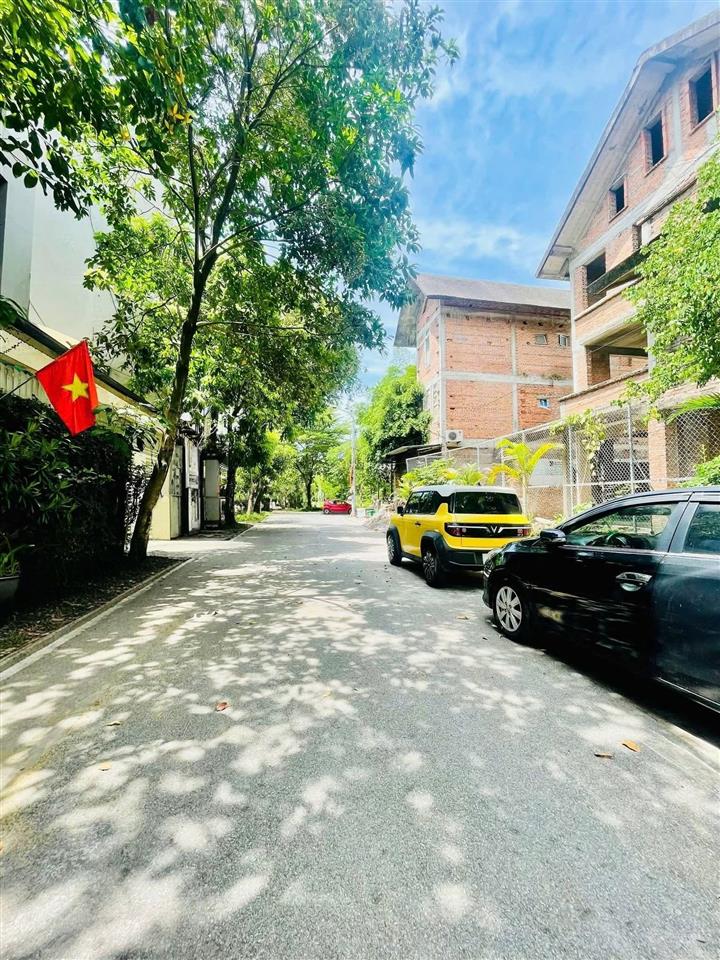 Biệt thự sân vườn hoàng thế thiện phân lô đẳng cấp khu sài đồng chu huy mân, 3 mặt thoáng, ô tô