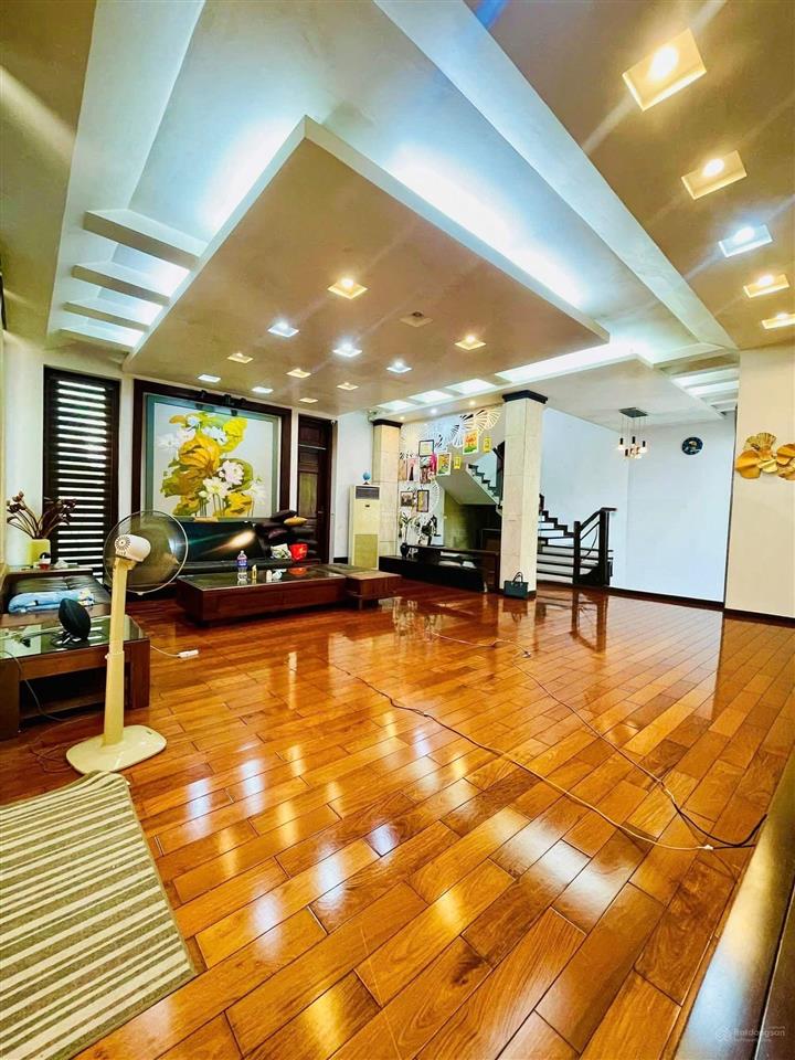 Biệt thự sân vườn hoàng thế thiện phân lô đẳng cấp khu sài đồng chu huy mân, 3 mặt thoáng, ô tô