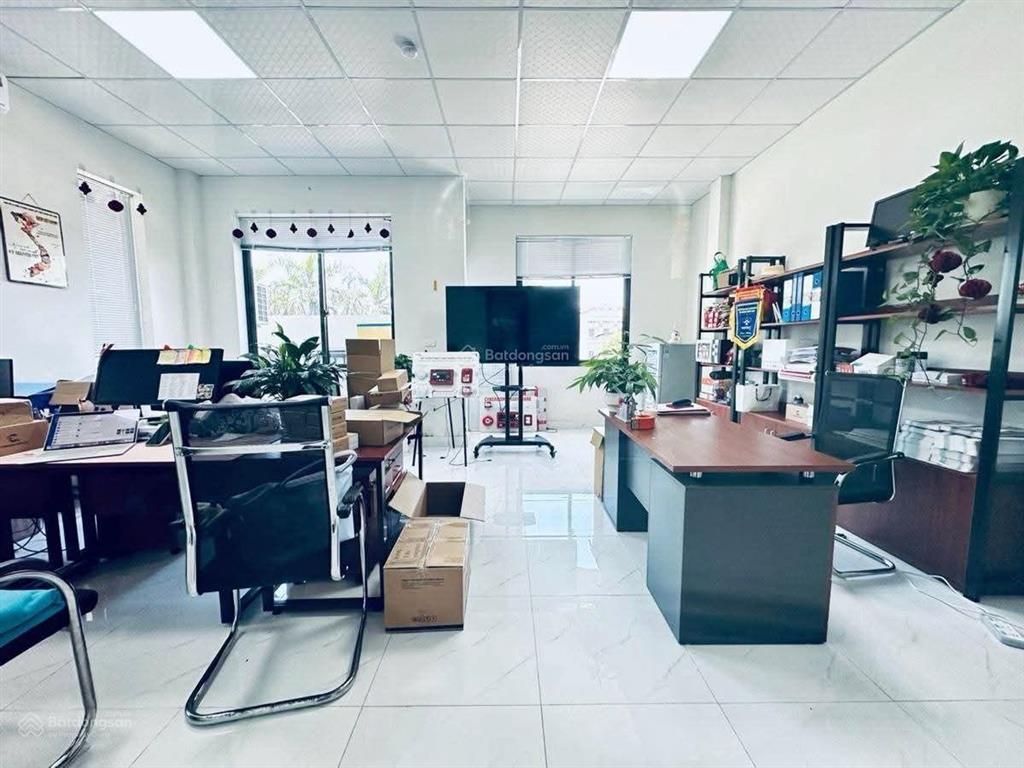 Biệt thự, hoàng trọng mậu, mỹ đình, nam từ liêm, 204m2 4t thang máy giá đầu tư, trước nhà rộng 30m