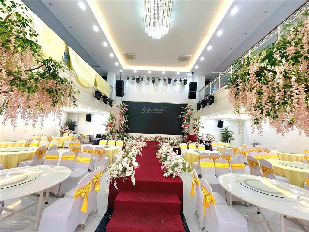 Toà nhà mặt phố hồng đô gần lê quang đạo, nam từ liêm, dt 670m2 x 6t mt 40m, doanh thu 400tr/thánh
