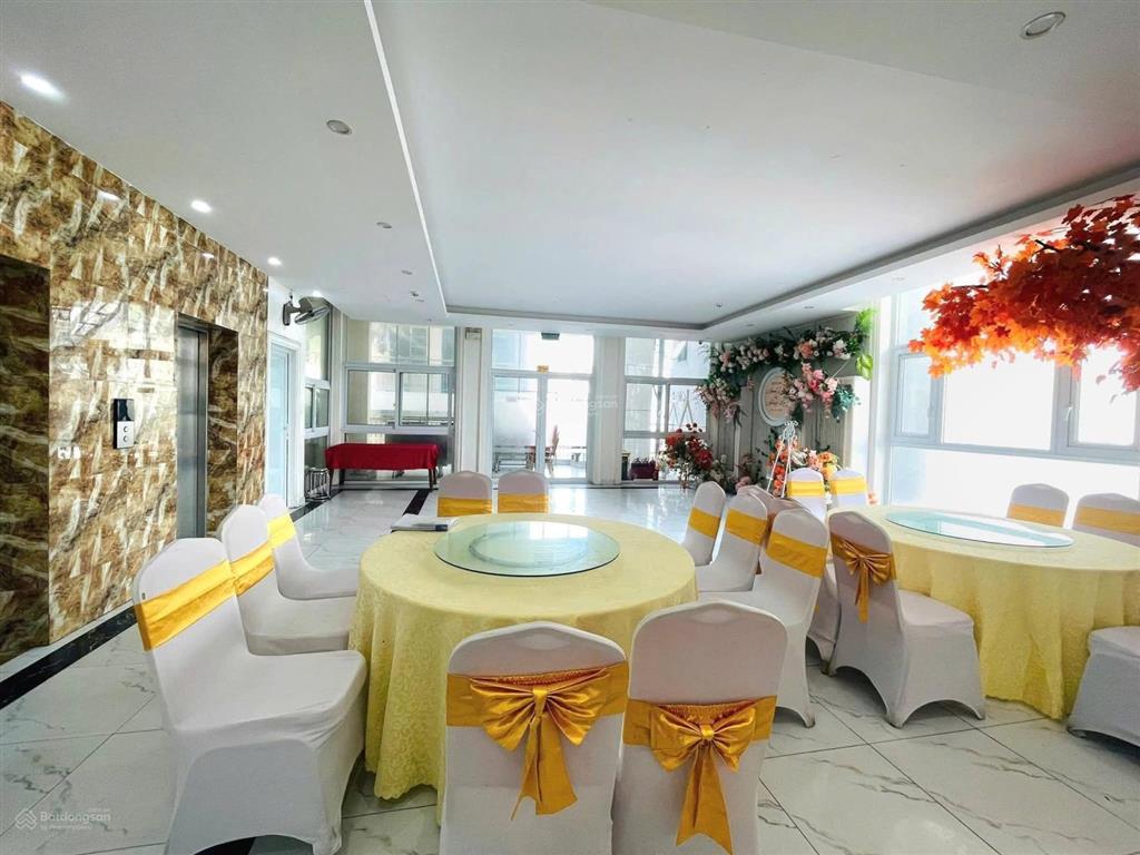 Toà nhà mặt phố hồng đô gần lê quang đạo, nam từ liêm, dt 670m2 x 6t mt 40m, doanh thu 400tr/thánh