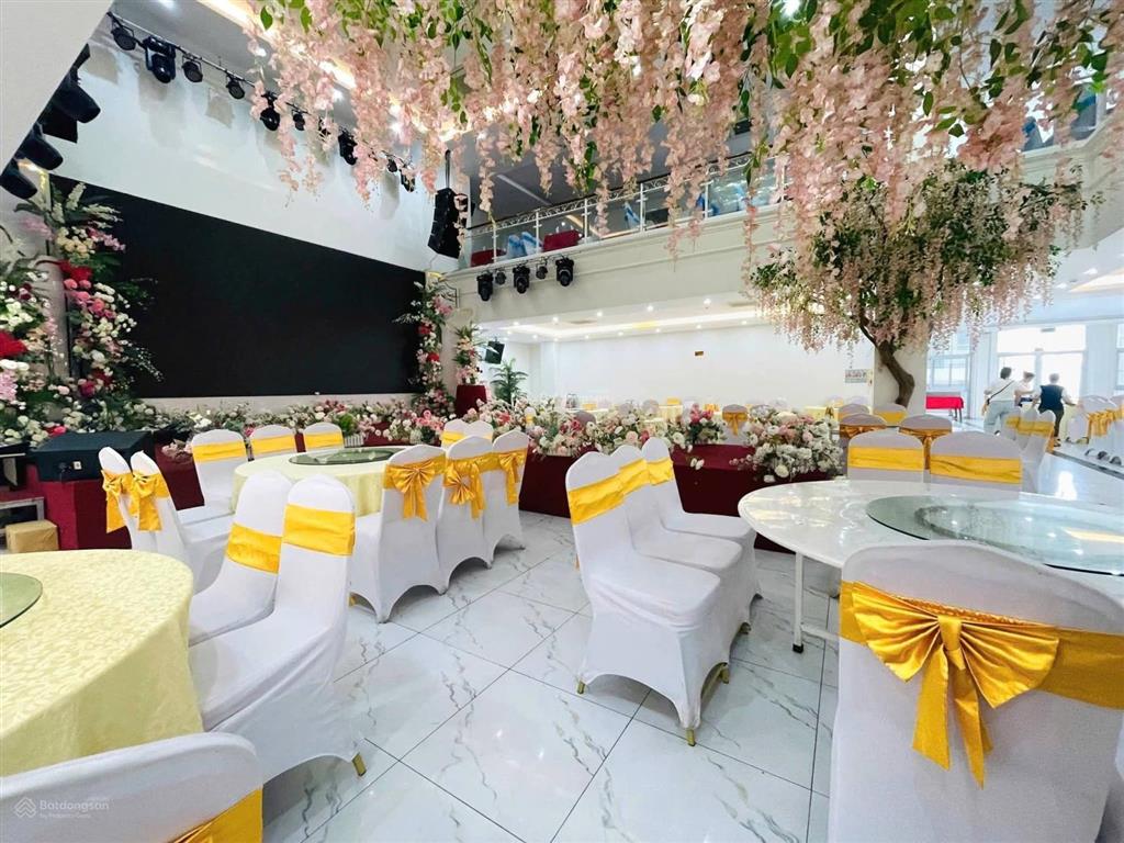 Toà nhà mặt phố hồng đô gần lê quang đạo, nam từ liêm, dt 670m2 x 6t mt 40m, doanh thu 400tr/thánh
