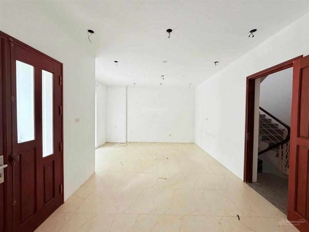Trần bình, cầu giấy, dt 106m2 x 4t mt 6,6m, vỉa hè ô tô tránh, đỗ ngày đêm, kinh doanh