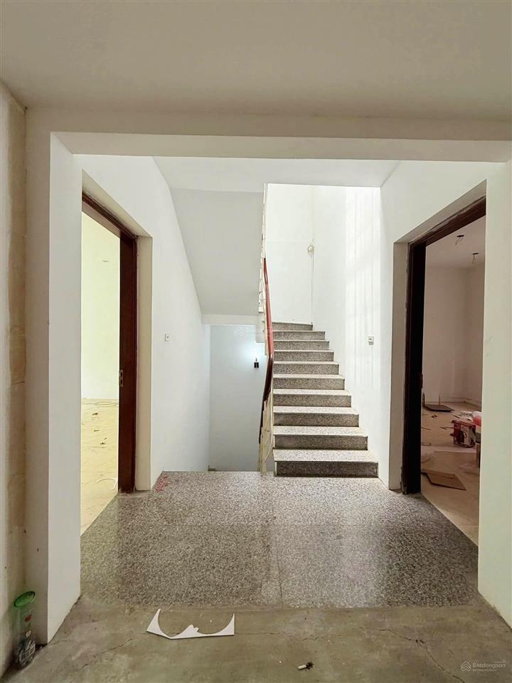 Trần bình, cầu giấy, dt 106m2 x 4t mt 6,6m, vỉa hè ô tô tránh, đỗ ngày đêm, kinh doanh