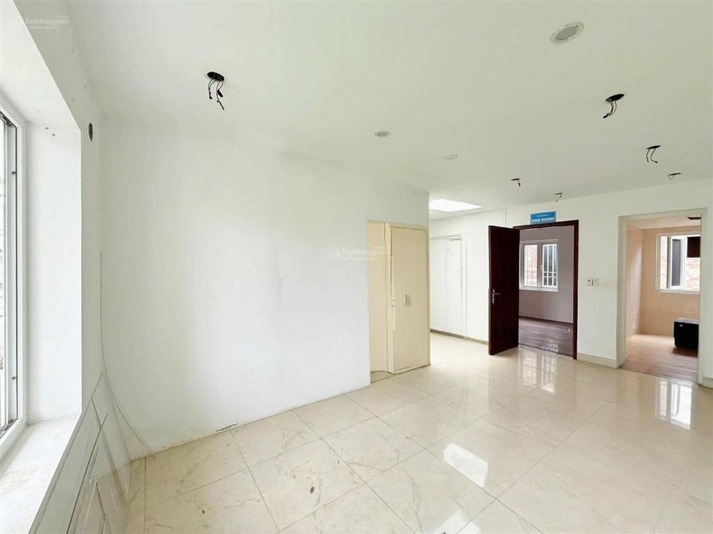 Trần bình, cầu giấy, dt 106m2 x 4t mt 6,6m, vỉa hè ô tô tránh, đỗ ngày đêm, kinh doanh
