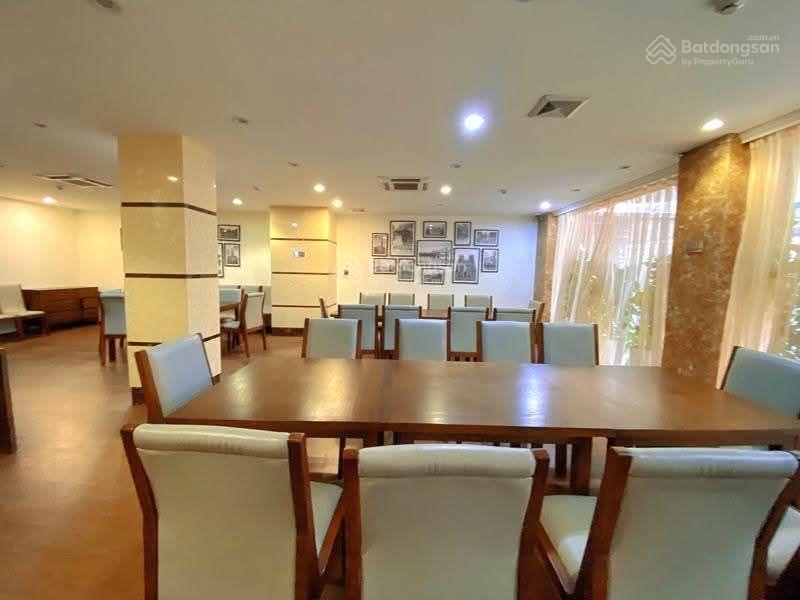 Phố võ chí công, tây hồ toà nhà 10t 345m2 xây full, doanh thu 500tr/tháng, đt giữ tiền vô cùng tốt