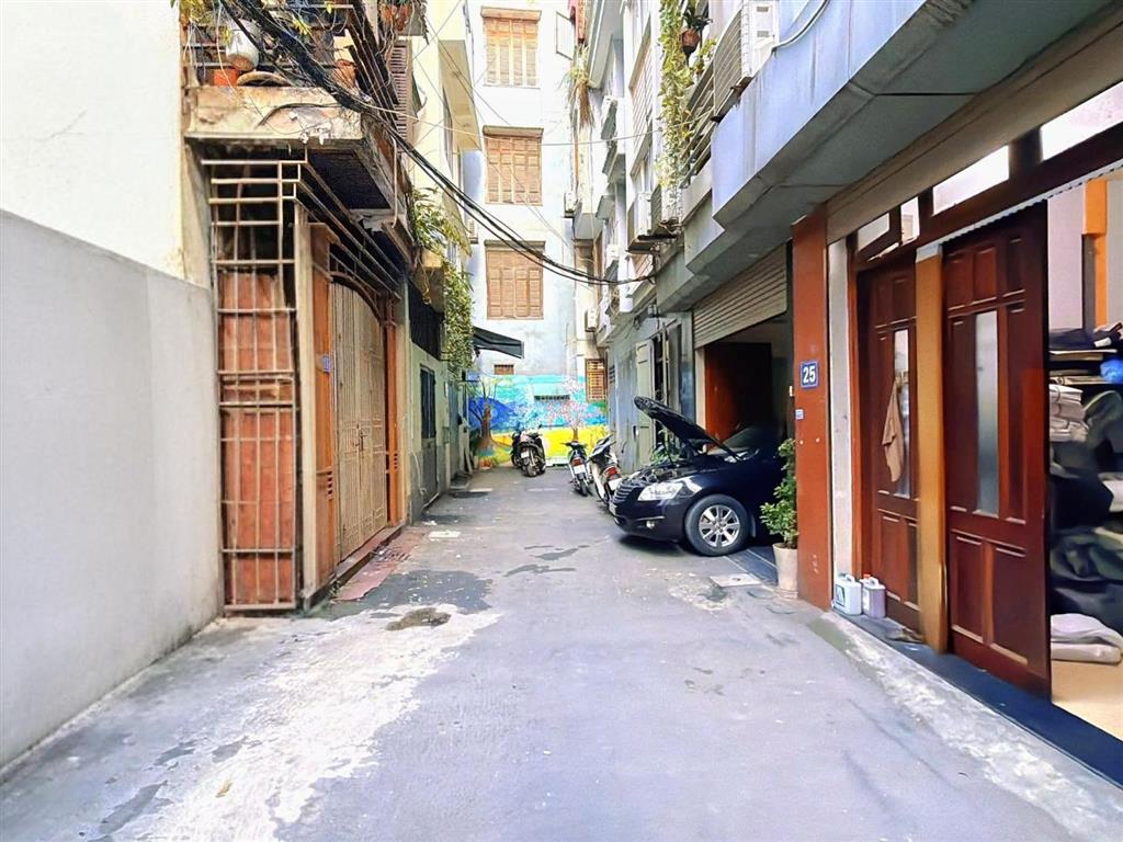 Nhỉnh 13 tỷ 47m ô tô vào nhà, phố dương quảng hàm, cầu giấy, mt 4,4m 5t thông số lý tưởng giá tốt