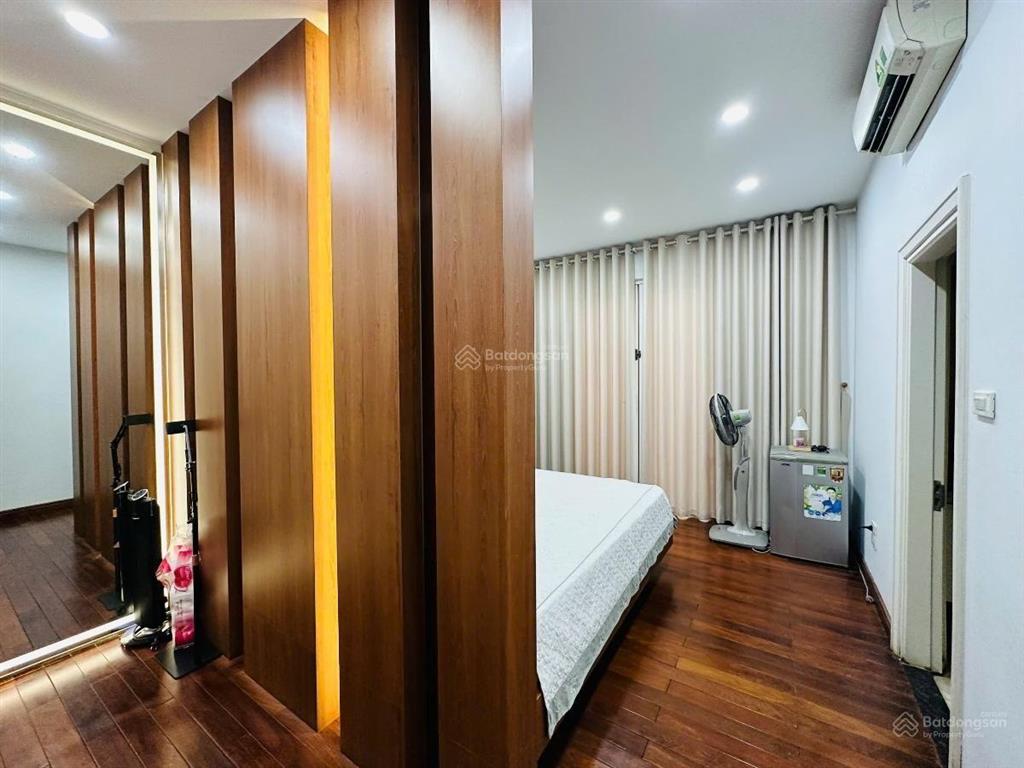 Bt đơn lập kđt sài đồng, long biên, 4t thang máy, full nội thất tặng khách, 20m ra công viên