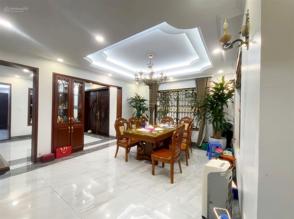 Biệt thự sân vườn, khu đô thị văn phú, hà đông dt 201m x 4t nhỉnh 170tr/1m2, full nội thất