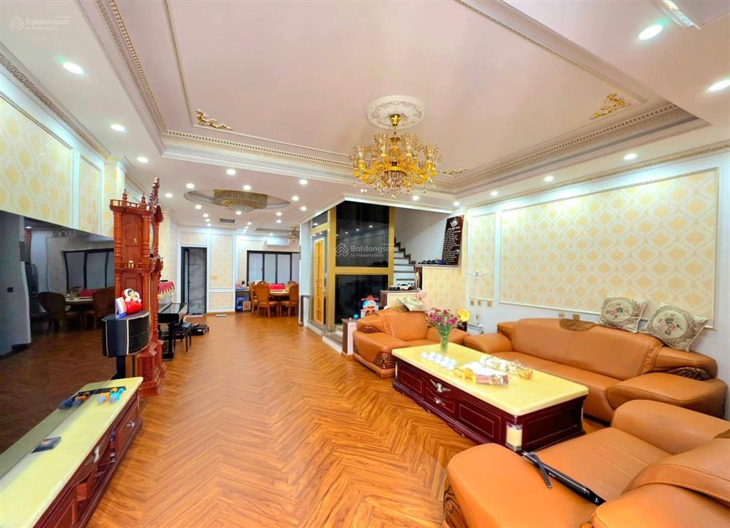 Việt hưng, long biên, dt 95m 5t mt6m, mới gara ô tô, kinh doanh văn phòng, chưa tới 200tr/m
