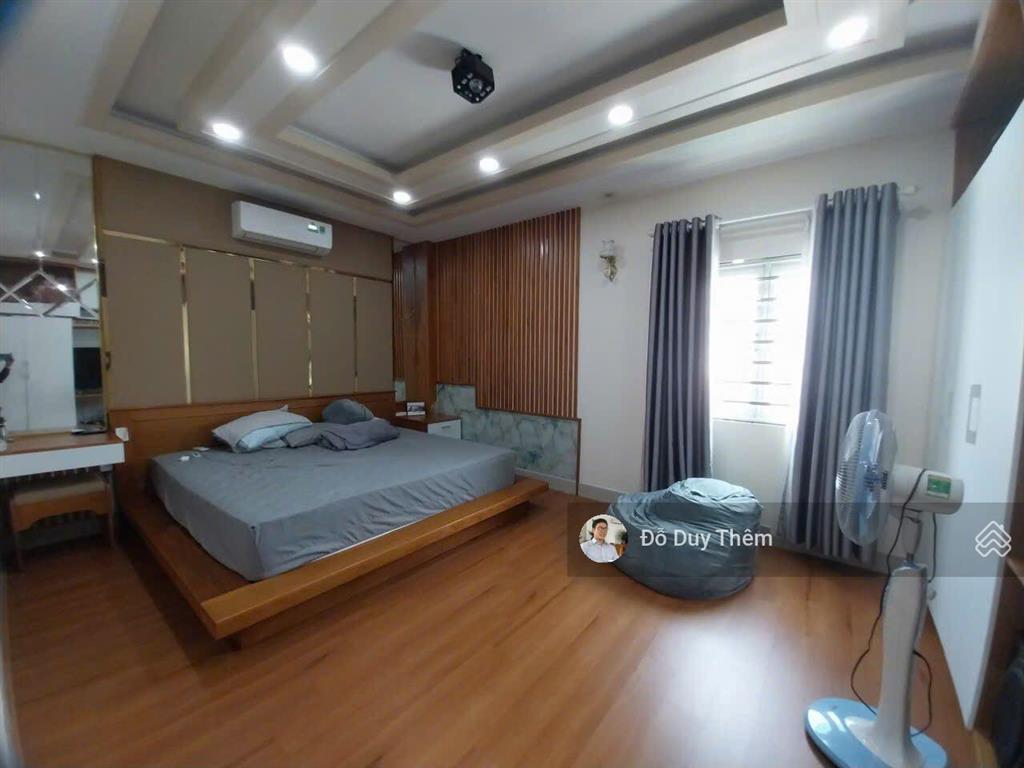 Bán nhà nguyễn ảnh thủ, trung mỹ tây 1. dt 230m2, ngang 10m, mặt tiền đường, hơn 15tỷ