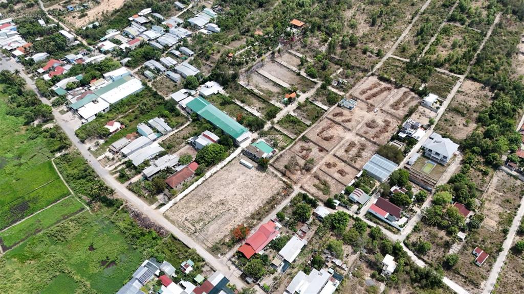 Cho thuê 8888m2 sẵn 5186m2 thổ cư rộng 60m khu vực thái khang phước đồng